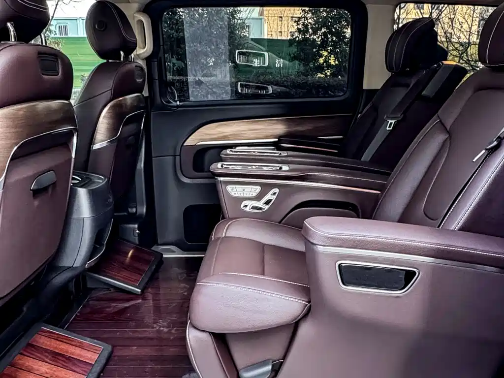 Mercedes-Benz V-Class 2022 V 260 L Long Wheelbase Premium Edition купить на сайте DeffCars