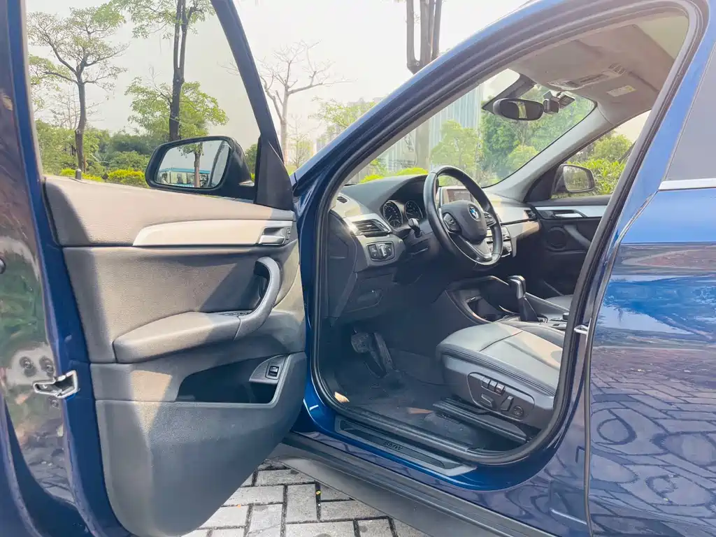 BMW X1 2018 sDrive20Li Leading Model купить на сайте DeffCars