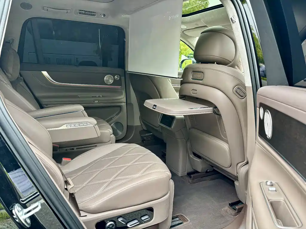 Wenjie M9 2025 extended range Ultra version 52kWh 6-seater version 192-line lidar) купить на сайте DeffCars