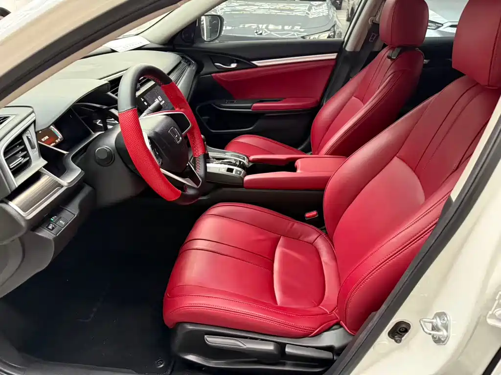 Civic 2019 220TURBO CVT Dynamic Edition National V купить на сайте DeffCars