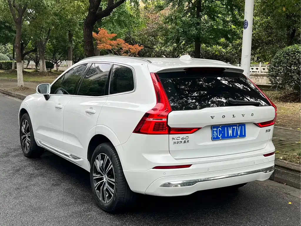 Volvo XC60 2022 B5 four-wheel drive Zhiyi Luxury Edition купить на сайте DeffCars