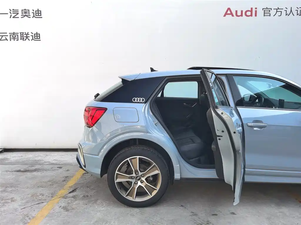 Audi Q2L 2023 35TFSI fashionable and dynamic купить на сайте DeffCars