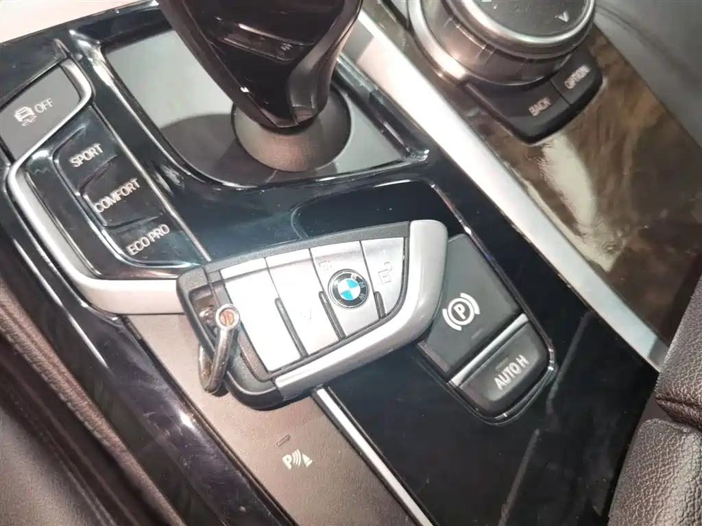 BMW 5 Series 2018 525Li M Sports Package купить на сайте DeffCars