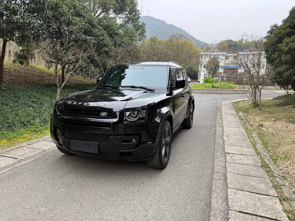 Land Rover Defender 2024 110 3.0T P400 X-DYNAMIC HSE купить на сайте DeffCars