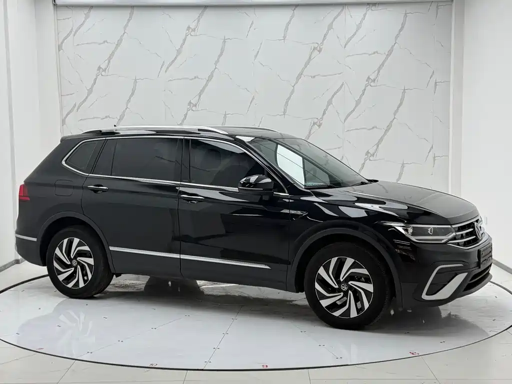 Tiguan L 2023 280TSI automatic two-wheel drive Chaochuang limited edition купить на сайте DeffCars