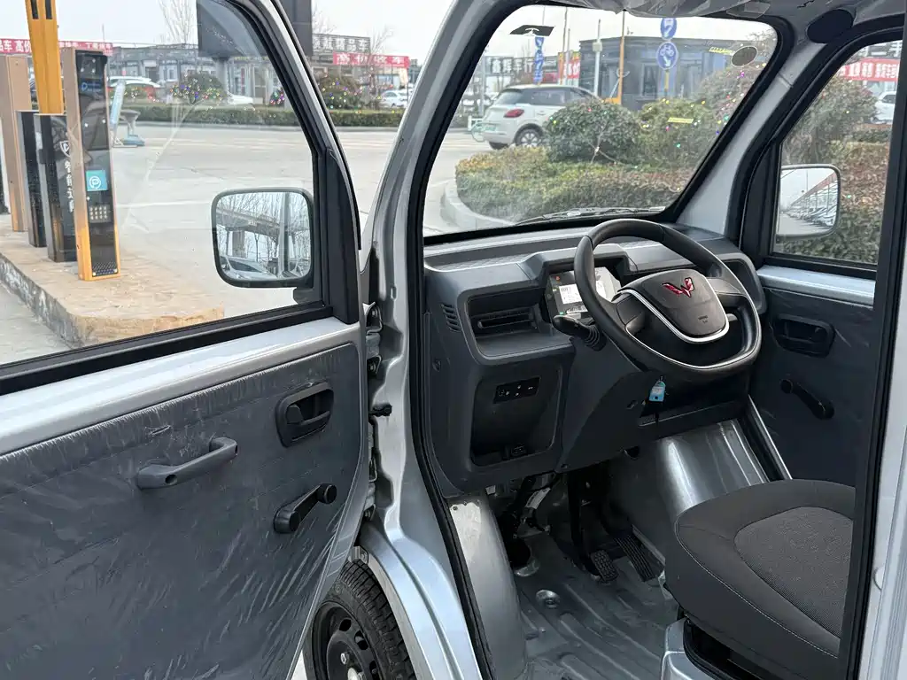 Wuling Rongguang S 2021 1.2L standard window-sealed car, air-conditioned version, 5-seat LSI купить на сайте DeffCars