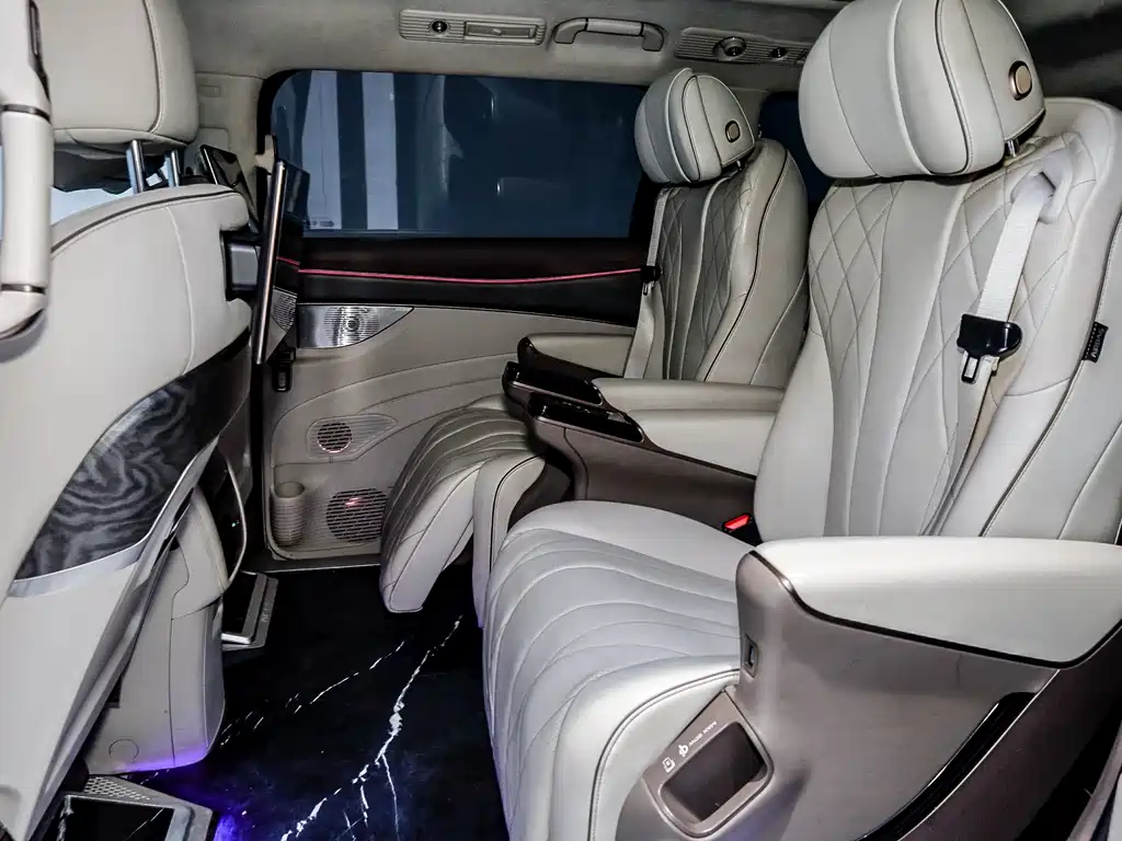 Denza D9 2022 DM-i 970 four-wheel drive premium model купить на сайте DeffCars