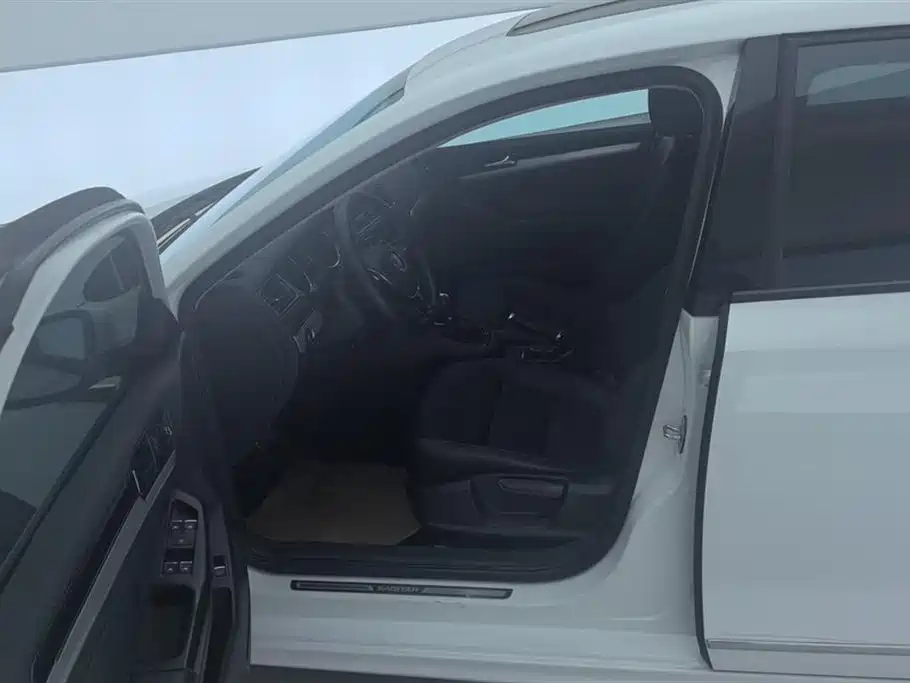 Sagitar 2017 180TSI Automatic Premium Edition купить на сайте DeffCars