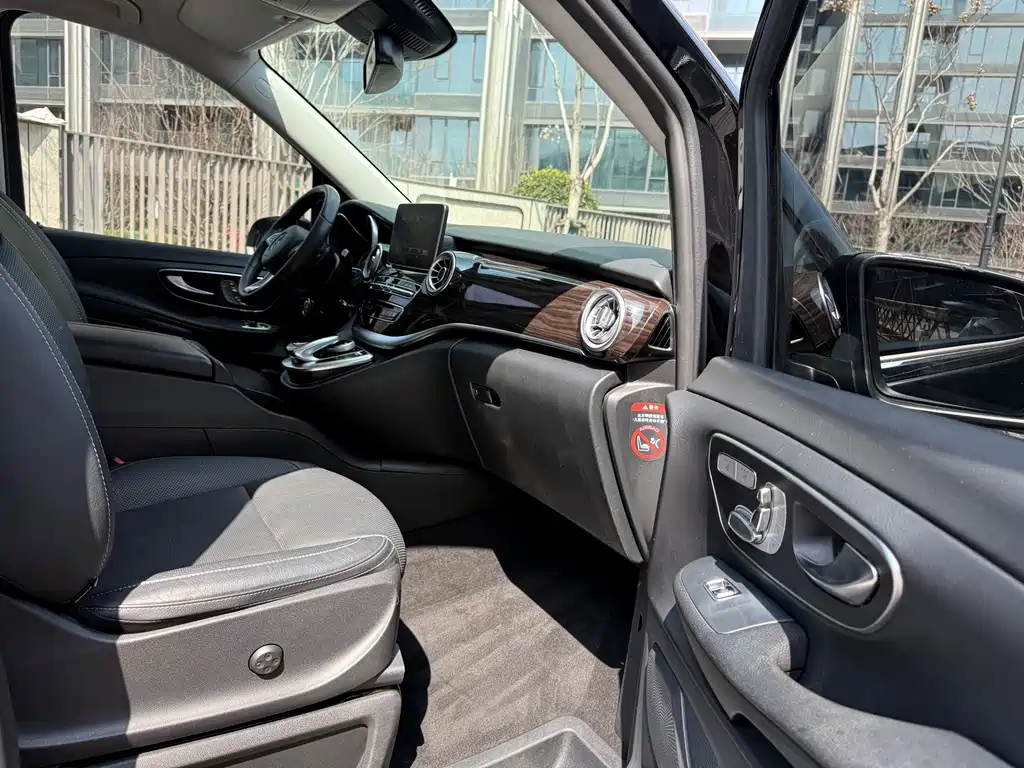 Mercedes-Benz V-Class 2018 V 260 Pilot Edition National VI купить на сайте DeffCars