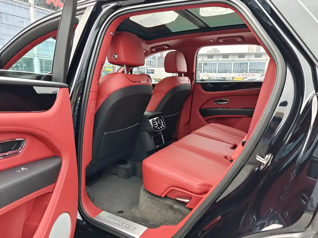 Bentayga 2021 4.0T V8 купить на сайте DeffCars