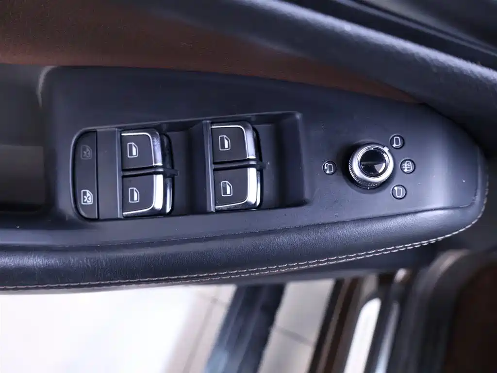Audi Q5 2018 Collector's Edition 40 TFSI Technology купить на сайте DeffCars
