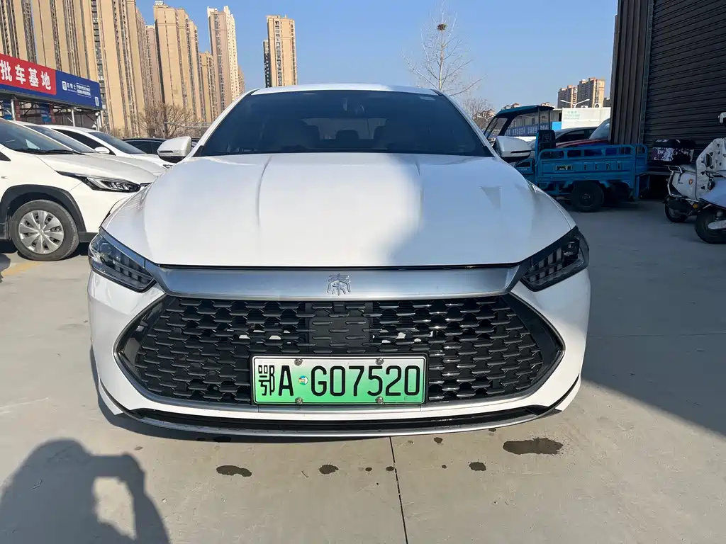 Qin PLUS 2024 Honor Edition DM-i 55KM Leading Type купить на сайте DeffCars