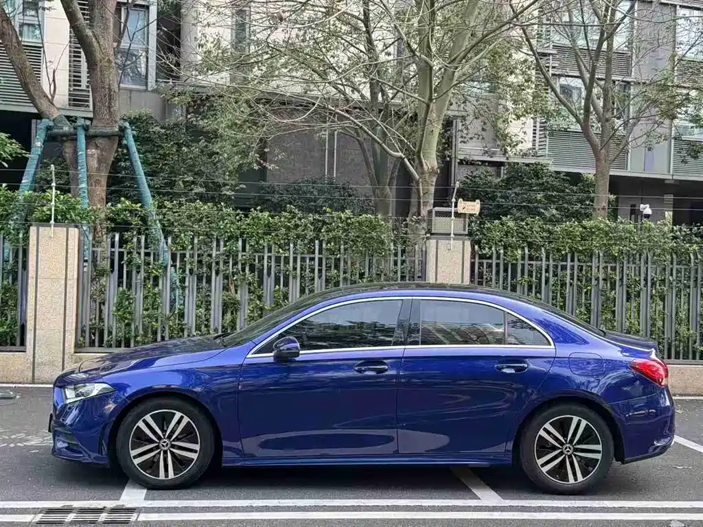 Mercedes-Benz A-Class 2020 facelift A 180 L sports sedan купить на сайте DeffCars