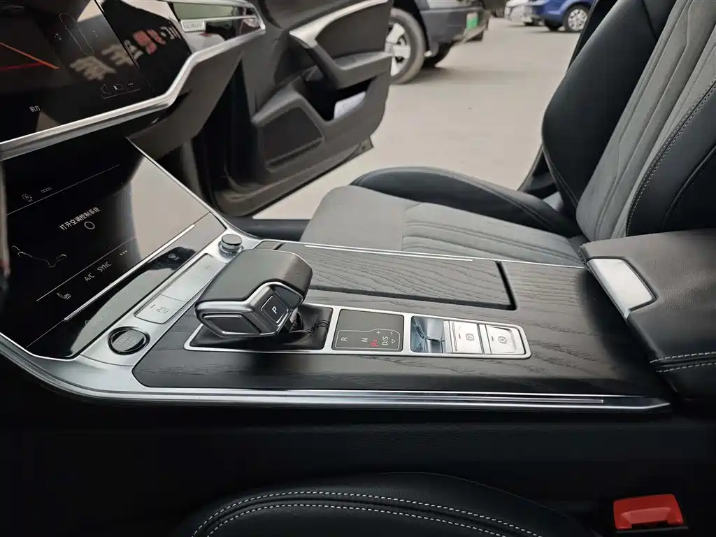 Audi A6L 2024 45 TFSI quattro premium dynamic model купить на сайте DeffCars