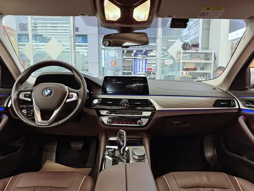 BMW 5 Series New Energy 2019 530Le Luxury Package купить на сайте DeffCars