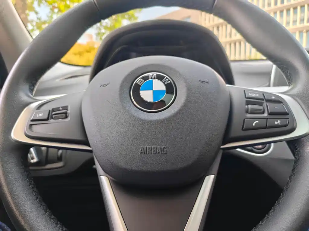 BMW X1 2018 sDrive20Li Leading Model купить на сайте DeffCars