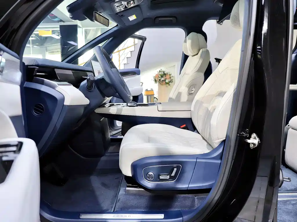 Jikrypton 009 2024 seven-seat aisle version four-wheel drive 108kWh купить на сайте DeffCars