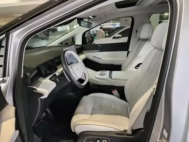 Xpeng X9 2024 model 702 super long battery life Max купить на сайте DeffCars