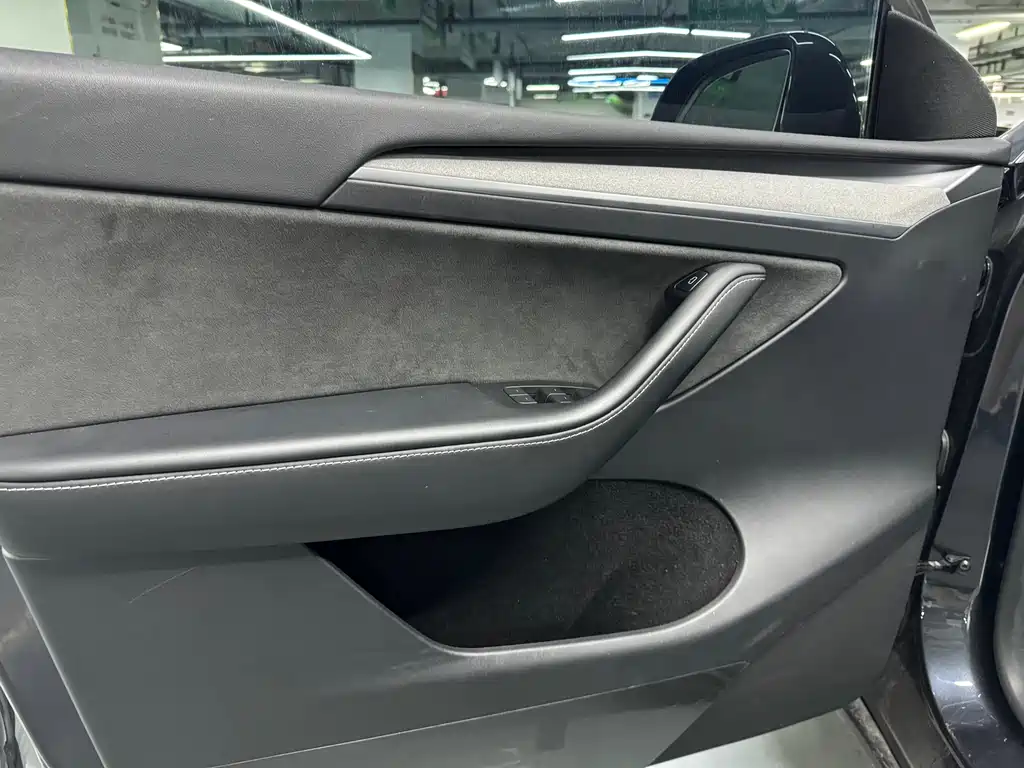 Model Y 2024 rear-wheel drive купить на сайте DeffCars