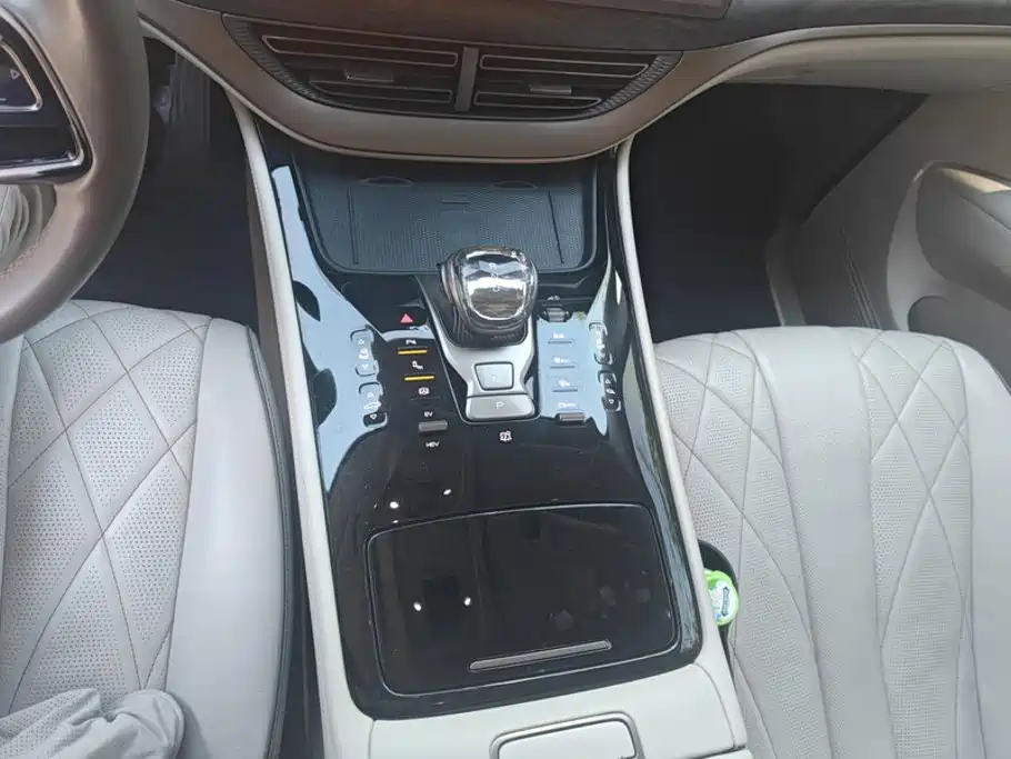 Denza D9 2022 DM-i 1040 Premium Type купить на сайте DeffCars
