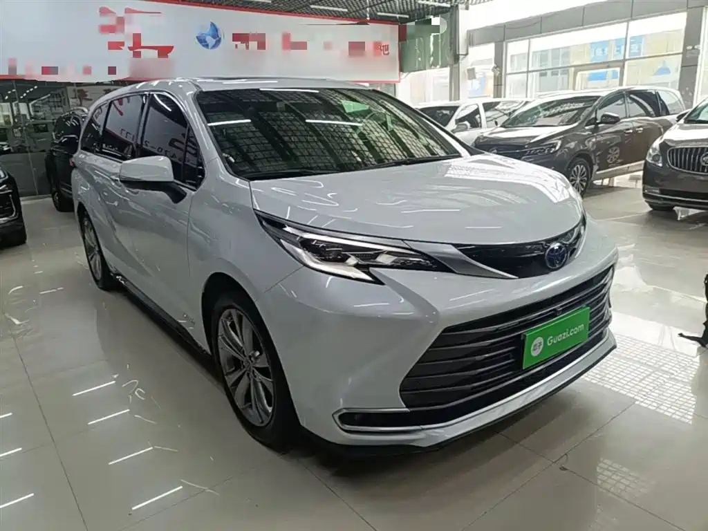 SIENNA 2023 2.5L Hybrid Premium Edition купить на сайте DeffCars