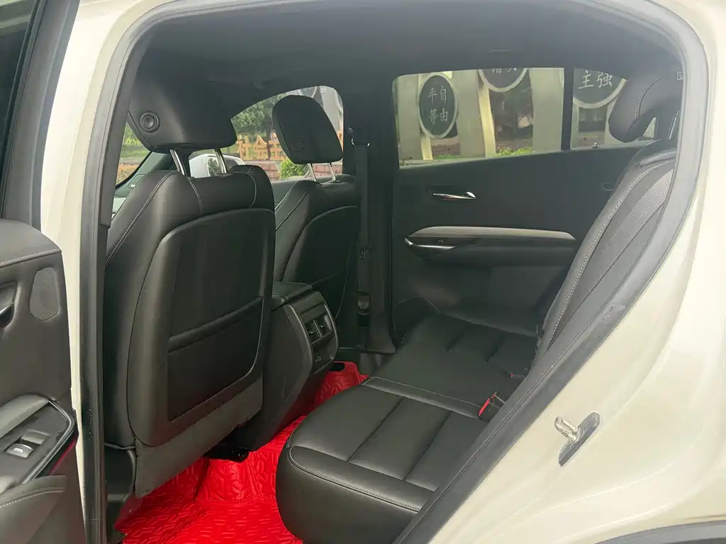 Cadillac XT4 2018 28T two-wheel drive leading model купить на сайте DeffCars