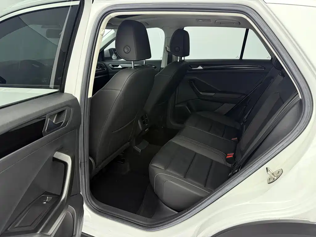 T-ROC 2022 model 280TSI DSG two-wheel drive comfort PLUS купить на сайте DeffCars