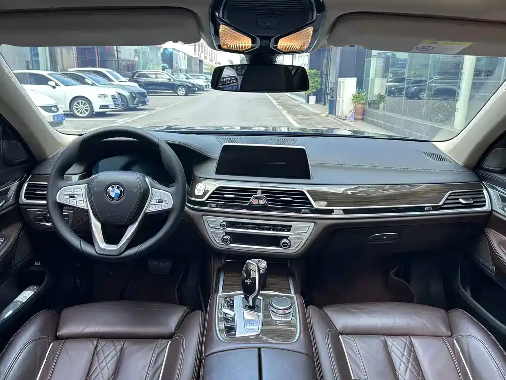 BMW 7 Series 2019 730Li Luxury Package купить на сайте DeffCars