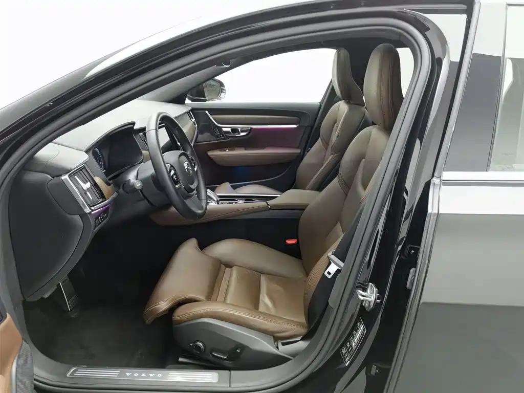 Volvo S90 2021 B5 Zhiyuan Luxury Edition купить на сайте DeffCars