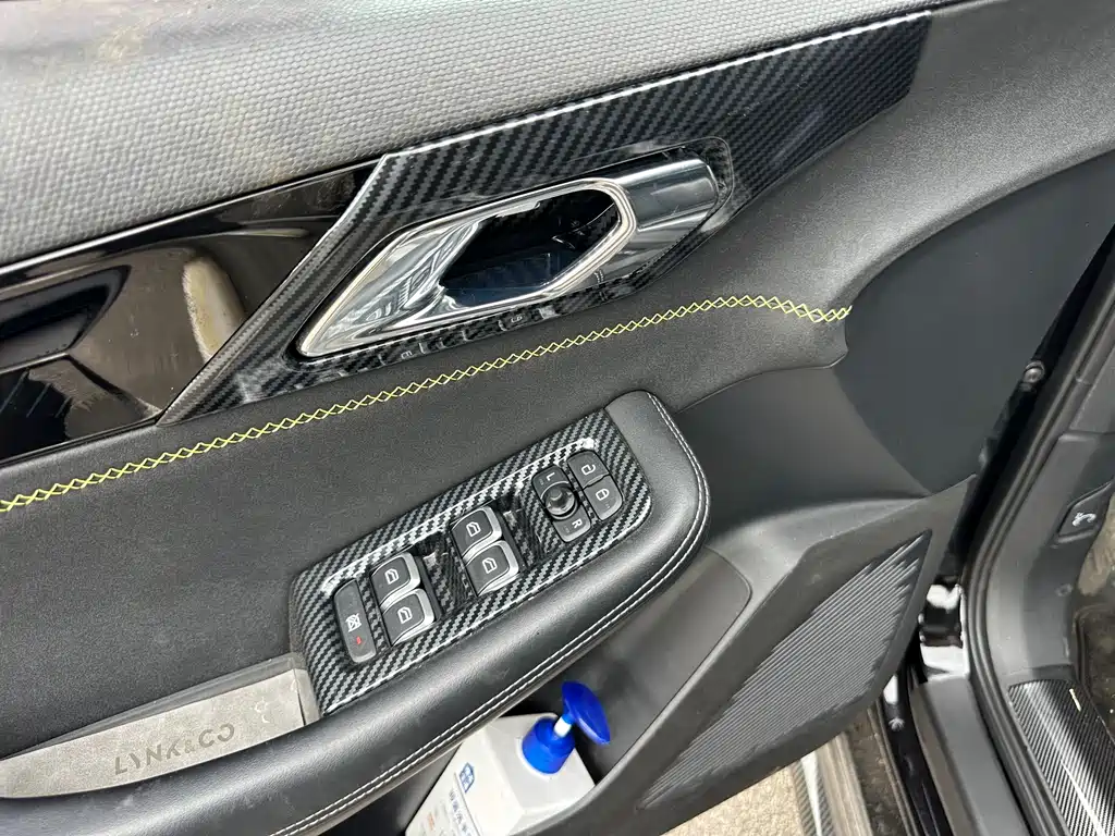Lynk & Co 03 2023 2.0TD DCT Halo купить на сайте DeffCars