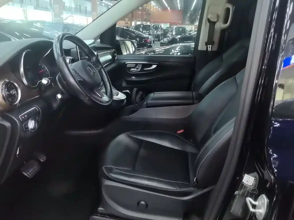 Mercedes V-Class 2021 V 260 L long wheelbase premium version купить на сайте DeffCars