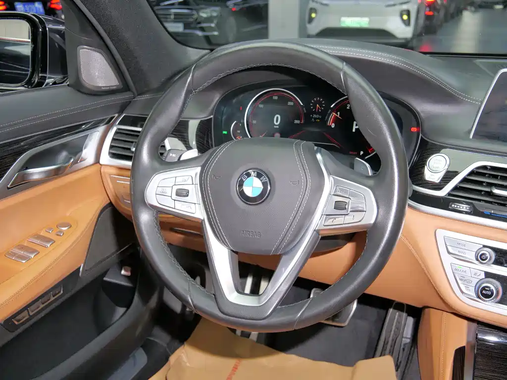 BMW 7 Series 2018 730Li Exclusive M Sports Package купить на сайте DeffCars