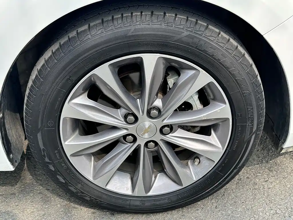 Cruze 2022 320 Automatic Sunroof Edition купить на сайте DeffCars