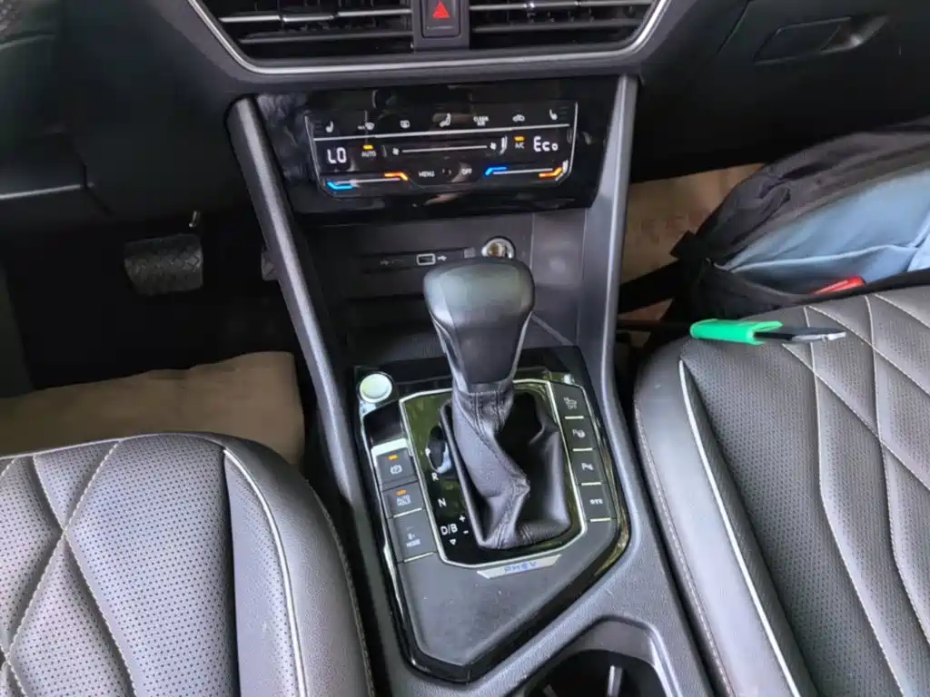 Tiguan L plug-in hybrid 2022 430PHEV plug-in hybrid premium version купить на сайте DeffCars