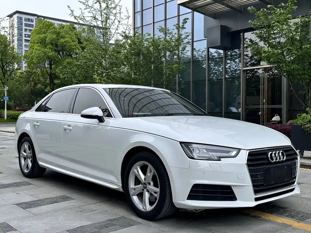 Audi A4L 2017 40 TFSI Fashion Type купить на сайте DeffCars