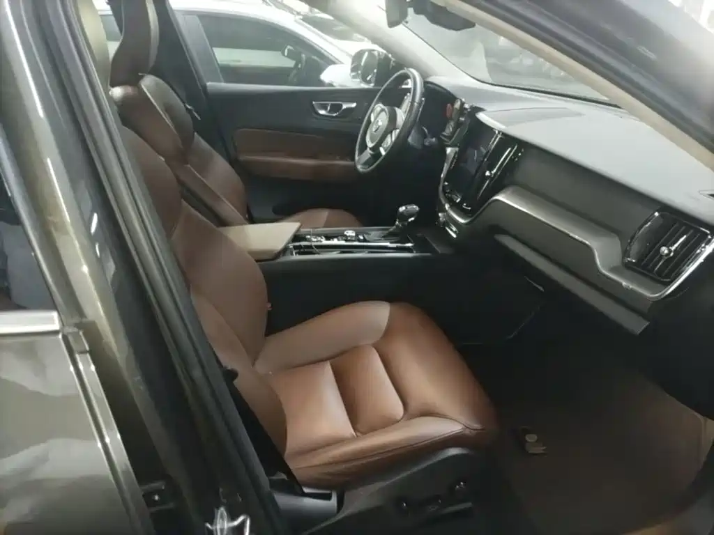 Volvo XC60 2019 T5 Four-wheel Drive Smart Edition National VI купить на сайте DeffCars