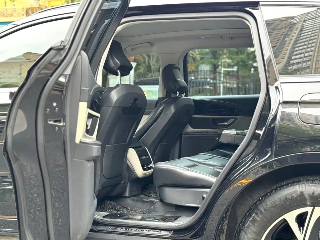 Voyager 2023 2.0T four-wheel drive Zunyi hybrid version купить на сайте DeffCars