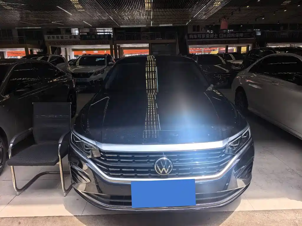 Passat 2023 330TSI Deluxe Edition купить на сайте DeffCars