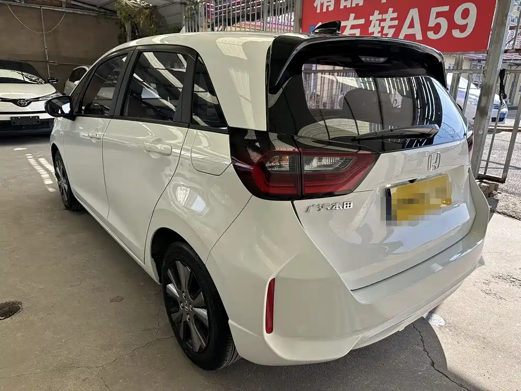 Fit 2022 1.5L CVT Trendy Sunroof Edition купить на сайте DeffCars