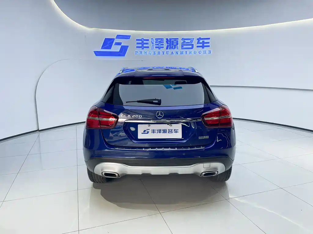 Mercedes-Benz GLA 2018 GLA 200 Fashion Model купить на сайте DeffCars