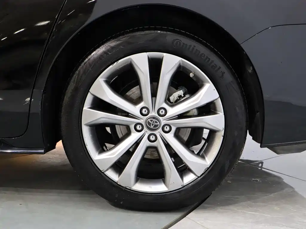 SIENNA 2023 2.5L Hybrid Premium Edition купить на сайте DeffCars