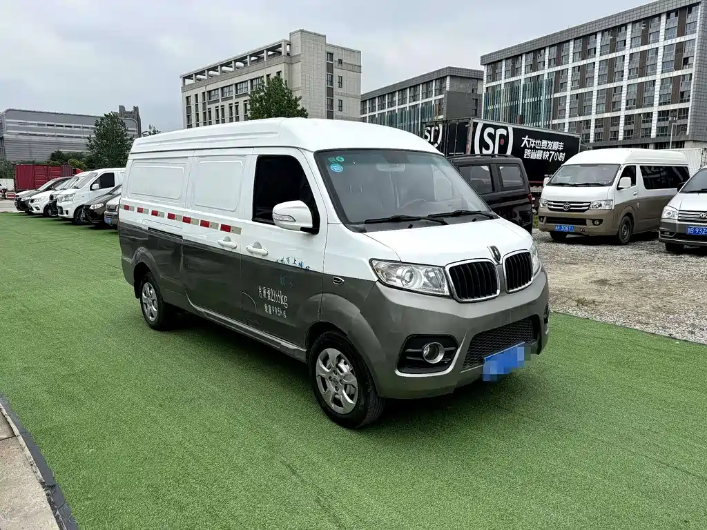 New Hiace X30L 2023 1.5L Fortune Edition Van 2/5 Seats Air-conditioned Version SWC15M купить на сайте DeffCars