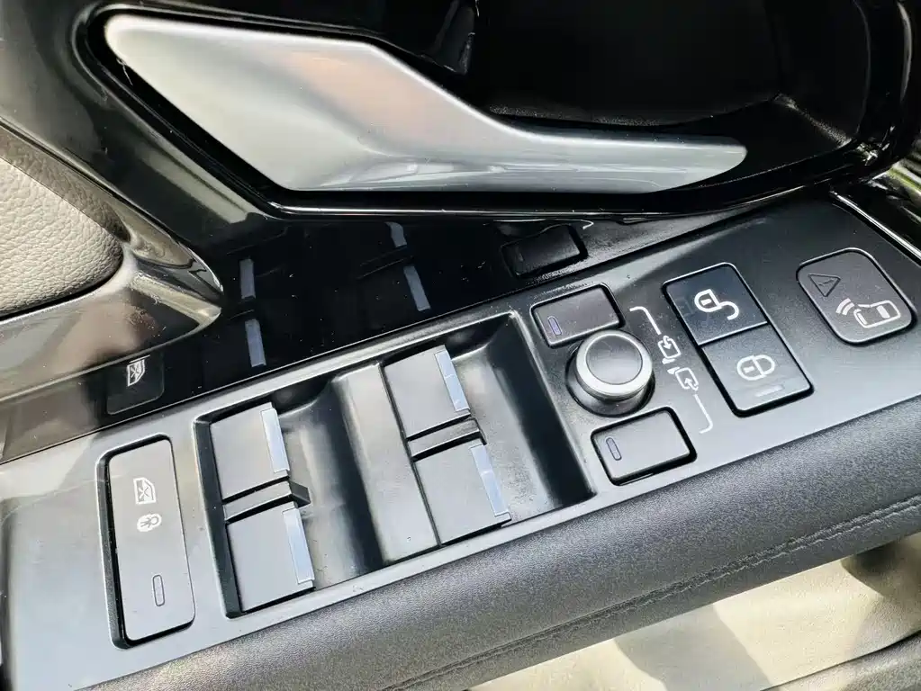 Range Rover Evoque 2020 249PS R-DYNAMIC SE Sports Technology Edition купить на сайте DeffCars