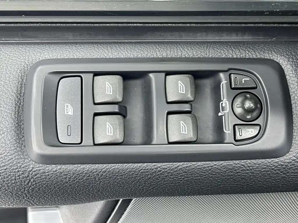 Discover the 2016 3.0 SC Obsidian Collector’s Edition HSE купить на сайте DeffCars