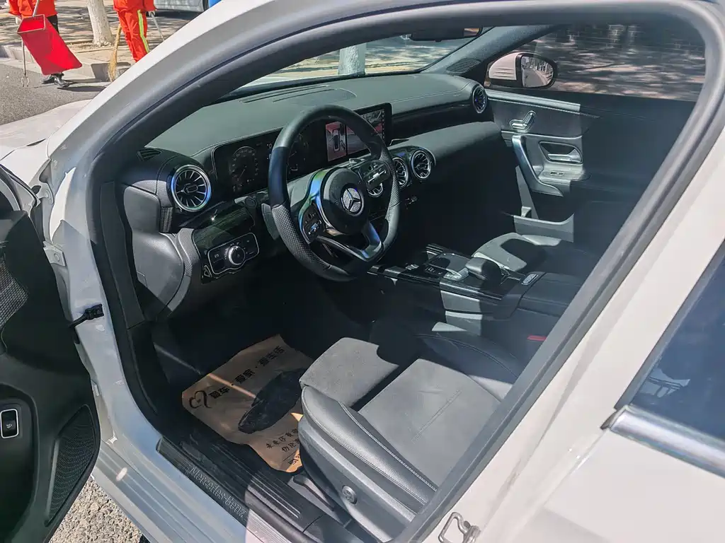 Mercedes-Benz A-Class 2021 A 200 L Sports Sedan Fashionable купить на сайте DeffCars