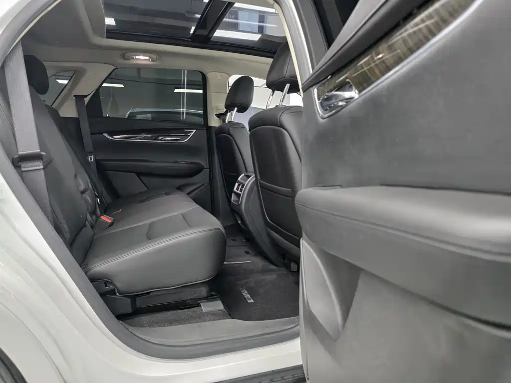 Cadillac XT5 2016 25T luxury model купить на сайте DeffCars