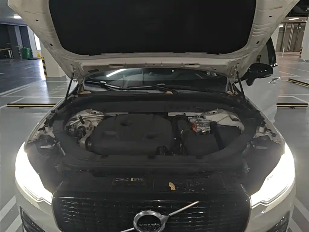 Volvo XC60 plug-in hybrid 2021 T8 E-drive hybrid Zhiyuan sports version купить на сайте DeffCars