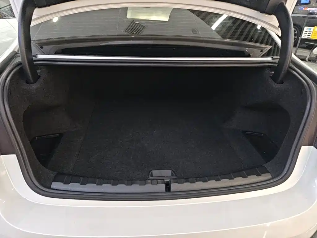 BMW i3 2024 eDrive 35 L купить на сайте DeffCars