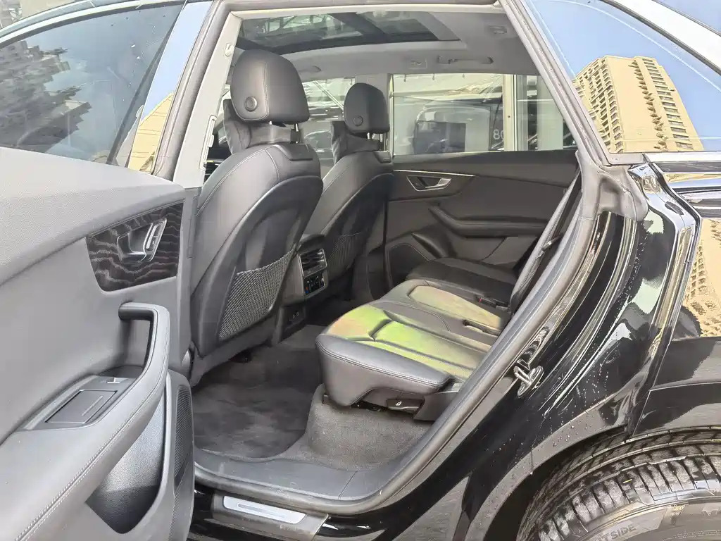Audi Q8 2023 55 TFSI luxury and dynamic model купить на сайте DeffCars