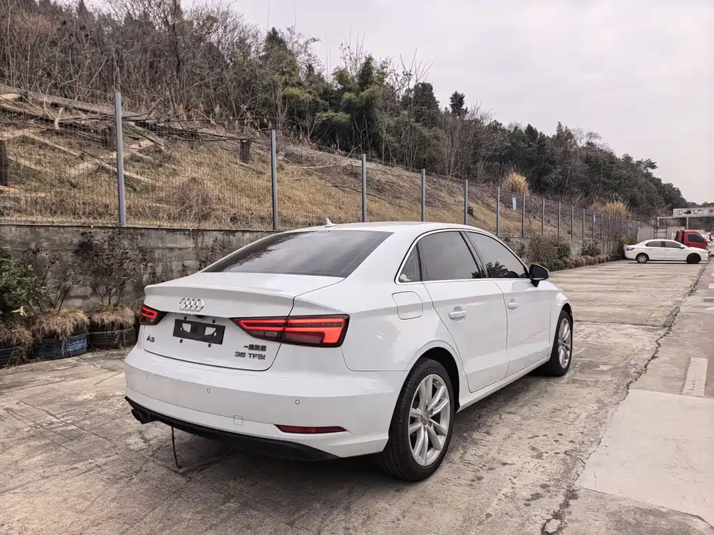 Audi A3 2018 30th Anniversary Limousine 35 TFSI Enterprising купить на сайте DeffCars